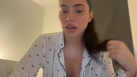 Snapshot of pollyyypocket chatting on March 7, 7:16 am Polly Pocket online show from March 7, 7:16 am