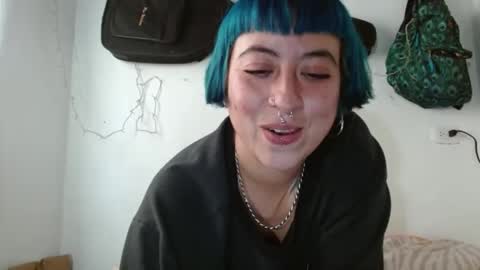 Snapshot of poly_mer chatting on March 18, 9:07 pm Poly online show from March 18, 9:07 pm