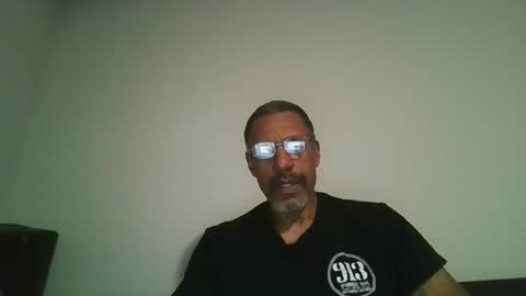 Snapshot of poolguy2496 chatting on December 1, 12:59 am poolguy2496 online show from December 1, 12:59 am