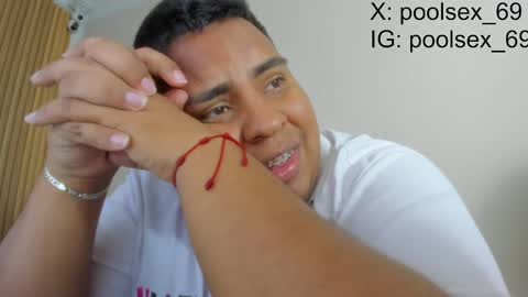 Snapshot of poolsexx_69 chatting on September 24, 7:17 pm poolsexx_69 online show from September 24, 7:17 pm