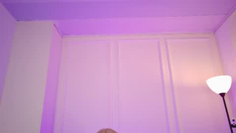 Snapshot of pop_eclipse chatting on July 2, 12:33 pm Sara and Kate online show from July 2, 12:33 pm