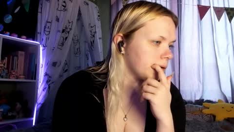 KarenChan online show from March 16, 3:16 pm