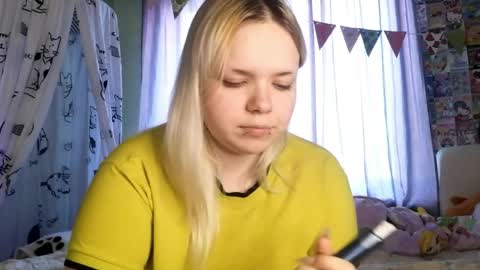 KarenChan online show from March 23, 3:27 pm