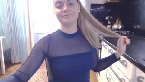 Snapshot of popkornmolli chatting on November 13, 8:13 am popkornmolli online show from November 13, 8:13 am