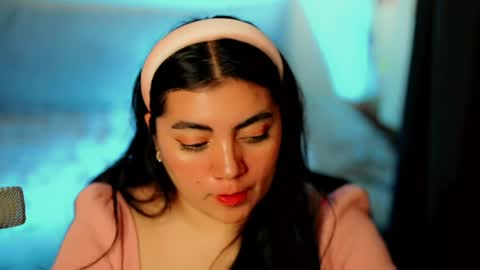 Snapshot of poppykens chatting on May 4, 11:56 pm Poppy Kensington online show from May 4, 11:56 pm