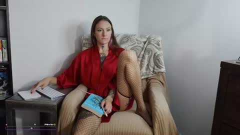 Snapshot of poppyquinn chatting on July 4, 1:34 am PoppyQuinn online show from July 4, 1:34 am