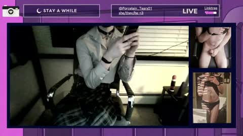 Snapshot of porcelain_tears01 chatting on May 9, 5:34 am porcelain_tears01 online show from May 9, 5:34 am
