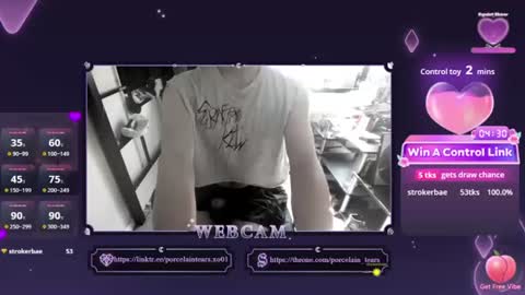 Snapshot of porcelain_tears01 chatting on June 13, 12:36 pm porcelain_tears01 online show from June 13, 12:36 pm