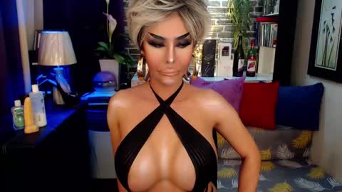 Snapshot of pornstardiva chatting on February 2, 10:19 pm DivaGray online show from February 2, 10:19 pm