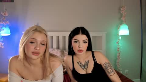 Snapshot of porshes chatting on December 4, 5:27 am HERES SILVIA AND OlIVIA WELCOME EVERYONE LOVENSE DOMI REACT TO YOUR TIPS LETS MAKE A GREAT SHOW TOGETHER online show from December 4, 5:27 am