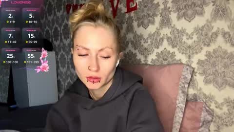 Snapshot of porshes chatting on September 12, 4:23 am HERES SILVIA AND OlIVIA WELCOME EVERYONE LOVENSE DOMI REACT TO YOUR TIPS LETS MAKE A GREAT SHOW TOGETHER online show from September 12, 4:23 am