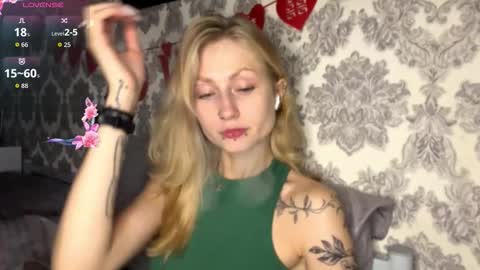 Snapshot of porshes chatting on September 20, 4:46 am HERES SILVIA AND OlIVIA WELCOME EVERYONE LOVENSE DOMI REACT TO YOUR TIPS LETS MAKE A GREAT SHOW TOGETHER online show from September 20, 4:46 am