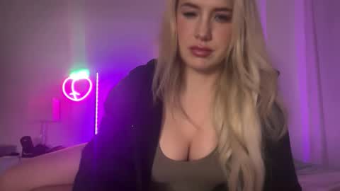 Portia Banks online show from December 15, 4:50 am