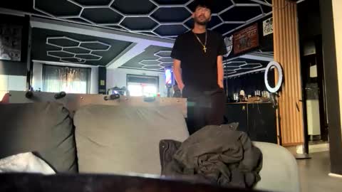 portugues_malvadao2 online show from April 3, 7:28 am