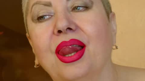 LADY POSH online show from February 12, 10:04 pm