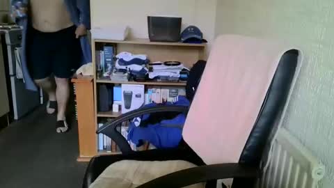 Snapshot of poshman65 chatting on October 1, 10:54 am poshman65 online show from October 1, 10:54 am