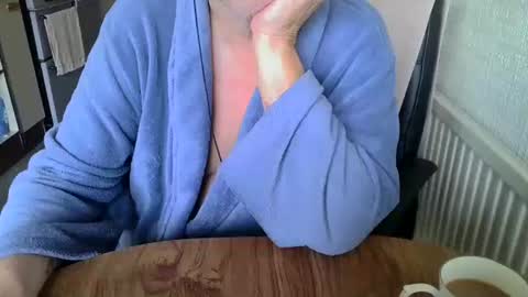 Snapshot of poshman65 chatting on October 19, 10:49 am poshman65 online show from October 19, 10:49 am