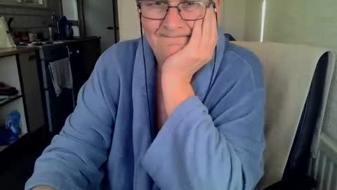 Snapshot of poshman65 chatting on November 12, 9:42 am poshman65 online show from November 12, 9:42 am