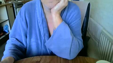 Snapshot of poshman65 chatting on December 5, 12:14 pm poshman65 online show from December 5, 12:14 pm