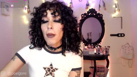 Snapshot of posigore chatting on December 30, 7:11 pm Anna Goth independient model online show from December 30, 7:11 pm