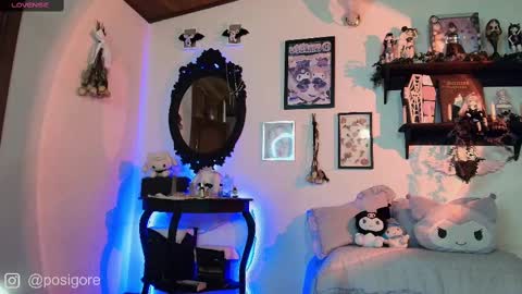Snapshot of posigore chatting on March 6, 10:15 pm Anna Goth independient model online show from March 6, 10:15 pm