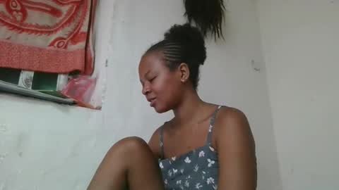 pouponnette online show from February 10, 1:53 am