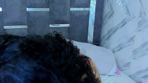 Snapshot of poutyseleny chatting on January 25, 4:34 am poutyseleny online show from January 25, 4:34 am