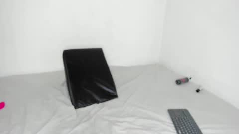 Snapshot of poutyseleny chatting on September 21, 11:23 am poutyseleny online show from September 21, 11:23 am