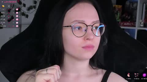 Robyn online show from November 6, 11:22 am