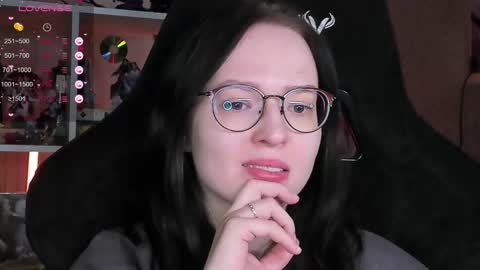 Robyn online show from March 27, 11:54 am