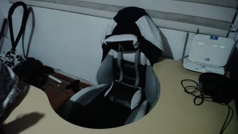 powerfulzeus2 online show from September 25, 2:15 am