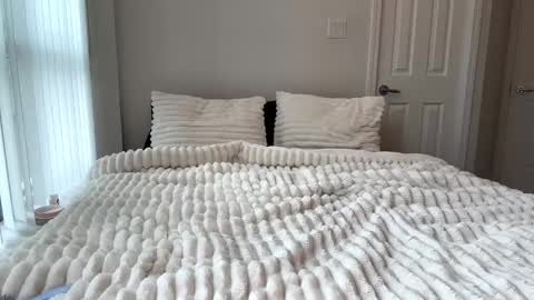 Snapshot of pprincesskyliee chatting on February 18, 8:14 pm Kylie online show from February 18, 8:14 pm