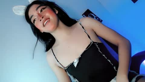 precious_laura18 online show from June 17, 8:10 pm