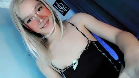precious_laura18 online show from June 21, 6:43 pm