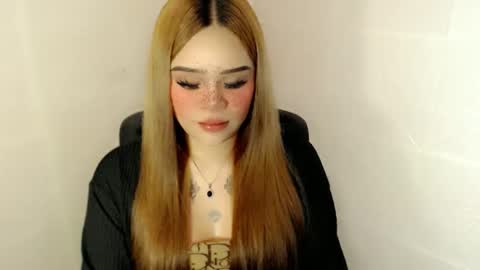 Snapshot of preciousangel69xxx chatting on September 27, 3:22 am MAXXINE online show from September 27, 3:22 am