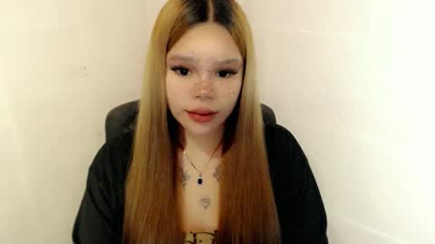 Snapshot of preciousangel69xxx chatting on November 5, 5:40 am MAXXINE online show from November 5, 5:40 am