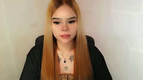 Snapshot of preciousangel69xxx chatting on November 22, 4:22 am MAXXINE online show from November 22, 4:22 am