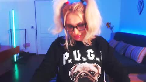 Snapshot of preggyhotmommy chatting on January 2, 9:50 pm Victoria online show from January 2, 9:50 pm