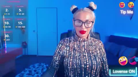 Snapshot of preggyhotmommy chatting on December 17, 7:31 pm Victoria online show from December 17, 7:31 pm