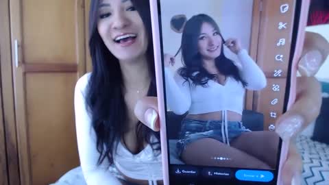 Snapshot of pregnant_love1 chatting on October 12, 3:33 pm ---- online show from October 12, 3:33 pm