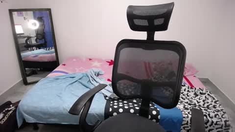 Plux online show from February 4, 6:36 pm