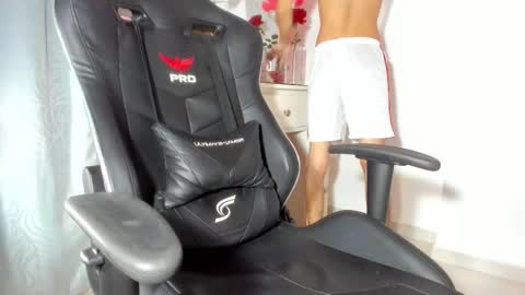 PRESSURE online show from March 10, 12:10 pm