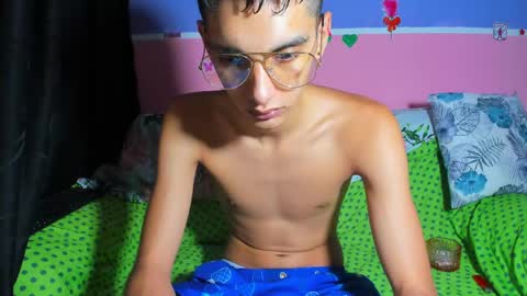 Snapshot of pressure_xxx_420 chatting on April 29, 8:40 am PRESSURE online show from April 29, 8:40 am
