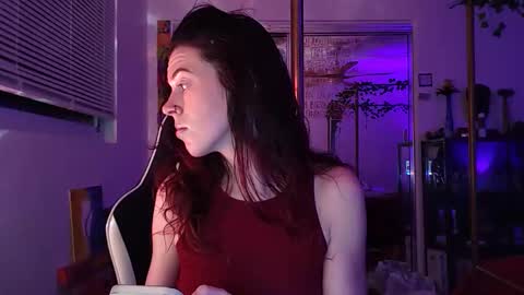 PrettiBritti online show from February 10, 9:02 am