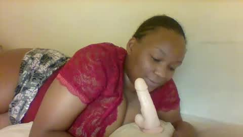 Snapshot of prettie_diva0 chatting on February 15, 3:03 am Prettie diva online show from February 15, 3:03 am