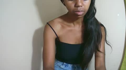 Snapshot of prettiethalia chatting on October 18, 8:42 pm prettiethalia online show from October 18, 8:42 pm