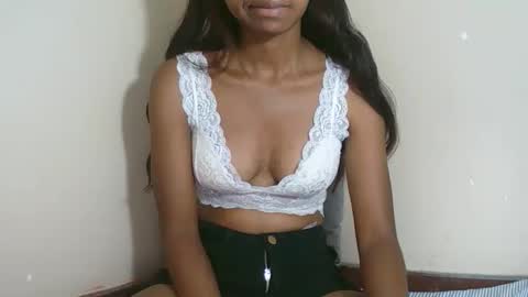 Snapshot of prettiethalia chatting on October 20, 7:58 pm prettiethalia online show from October 20, 7:58 pm