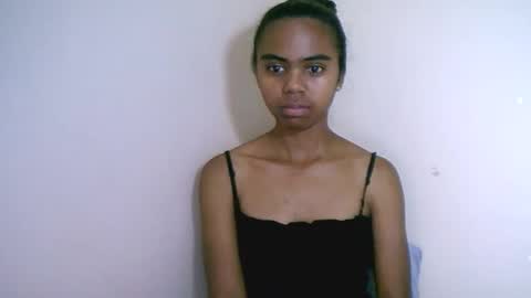 Snapshot of prettiethalia chatting on October 29, 11:50 pm prettiethalia online show from October 29, 11:50 pm