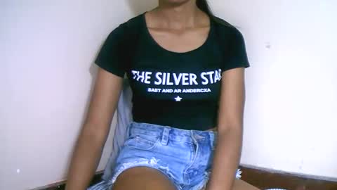 Snapshot of prettiethalia chatting on November 1, 8:11 pm prettiethalia online show from November 1, 8:11 pm