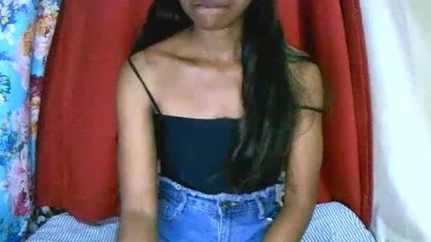 Snapshot of prettiethalia chatting on November 15, 9:17 am prettiethalia online show from November 15, 9:17 am